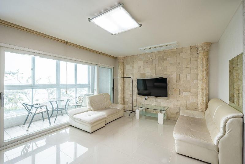 Pohang Pinewave Sea & Spa Pension image