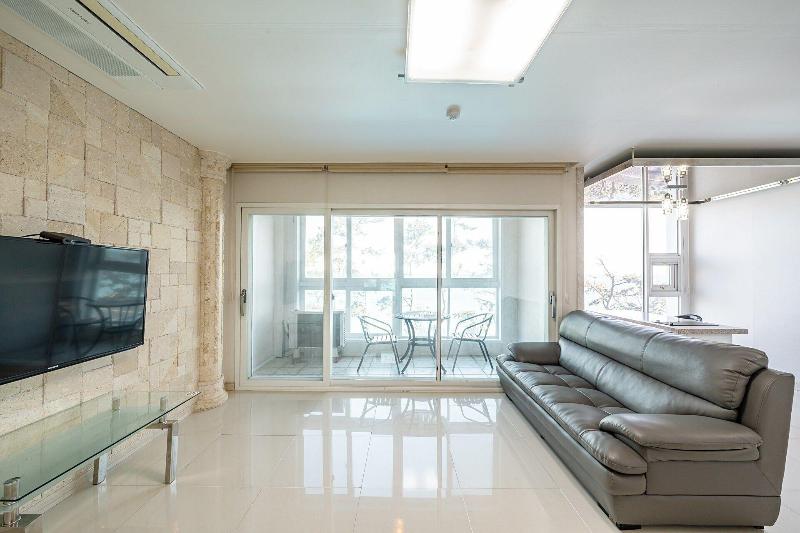 Pohang Pinewave Sea & Spa Pension image
