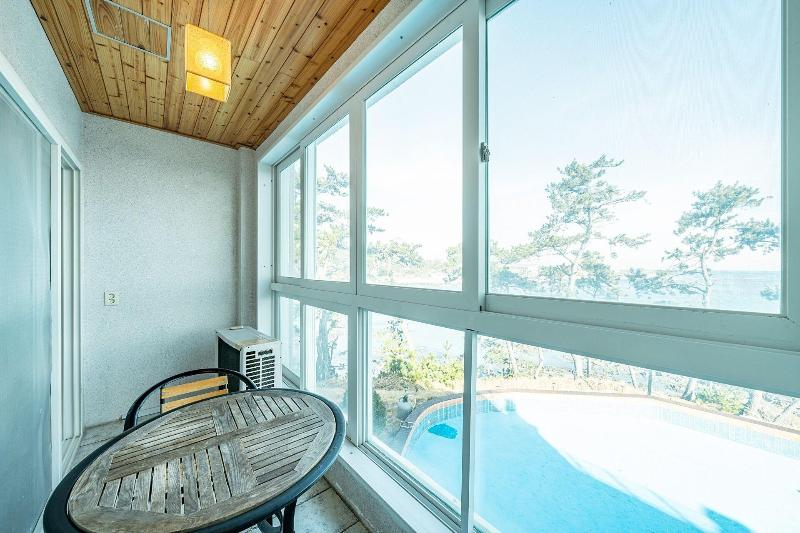 Pohang Pinewave Sea & Spa Pension image