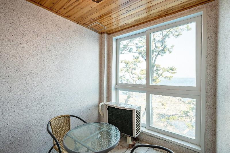 Pohang Pinewave Sea & Spa Pension image