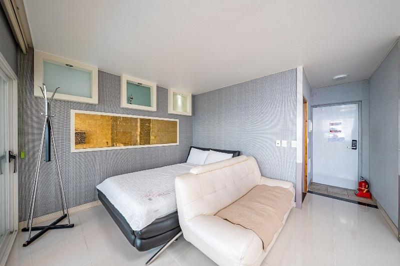 Pohang Pinewave Sea & Spa Pension image