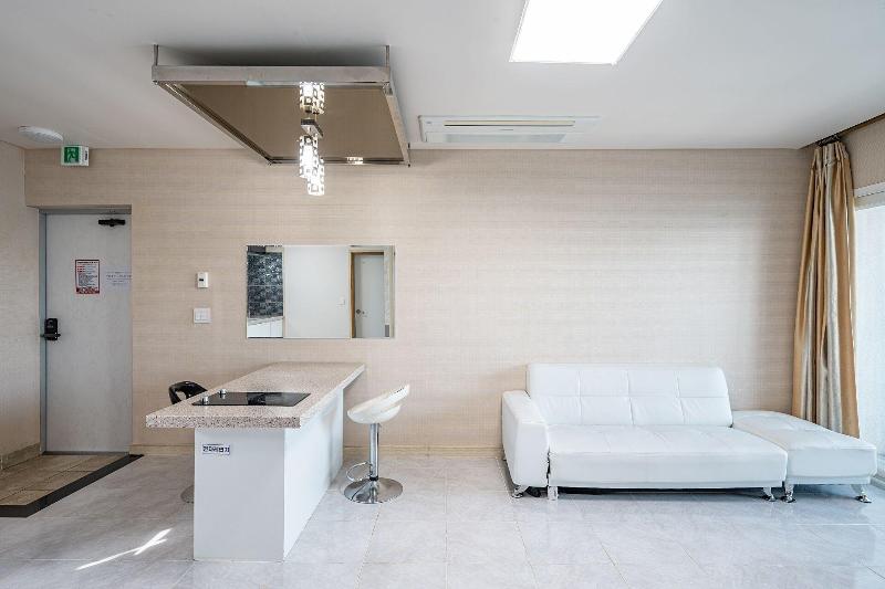 Pohang Pinewave Sea & Spa Pension image