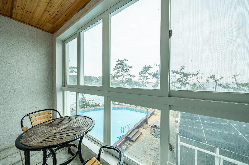 Pohang Pinewave Sea & Spa Pension image
