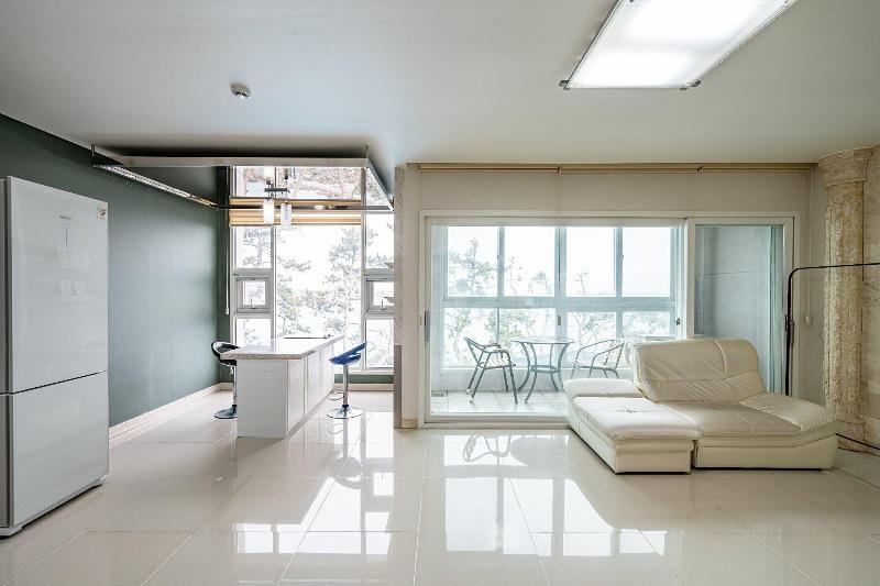 Pohang Pinewave Sea & Spa Pension image
