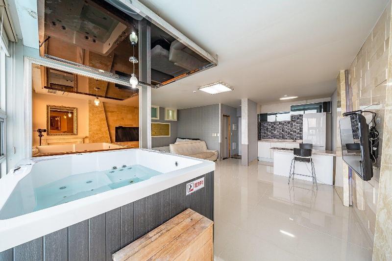 Pohang Pinewave Sea & Spa Pension image