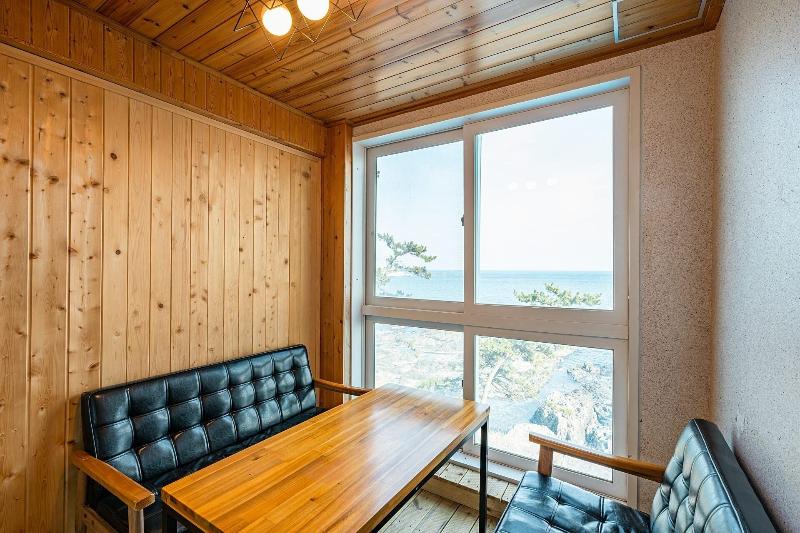 Pohang Pinewave Sea & Spa Pension image