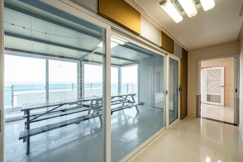 Pohang Pinewave Sea & Spa Pension image