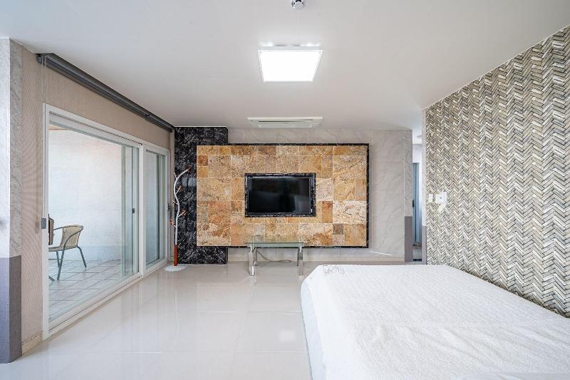 Pohang Pinewave Sea & Spa Pension image