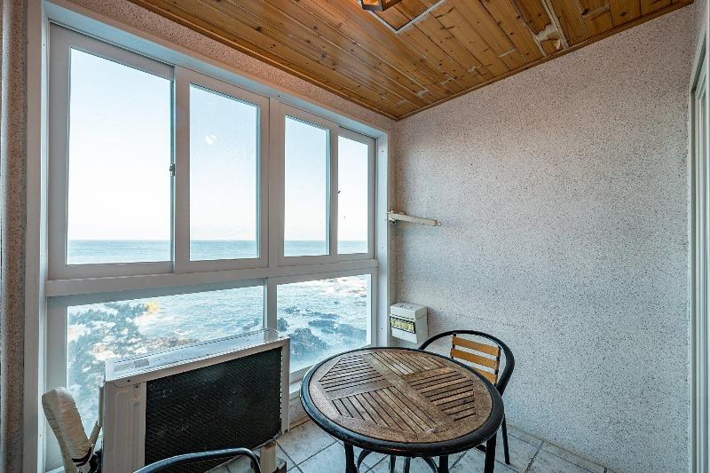 Pohang Pinewave Sea & Spa Pension image