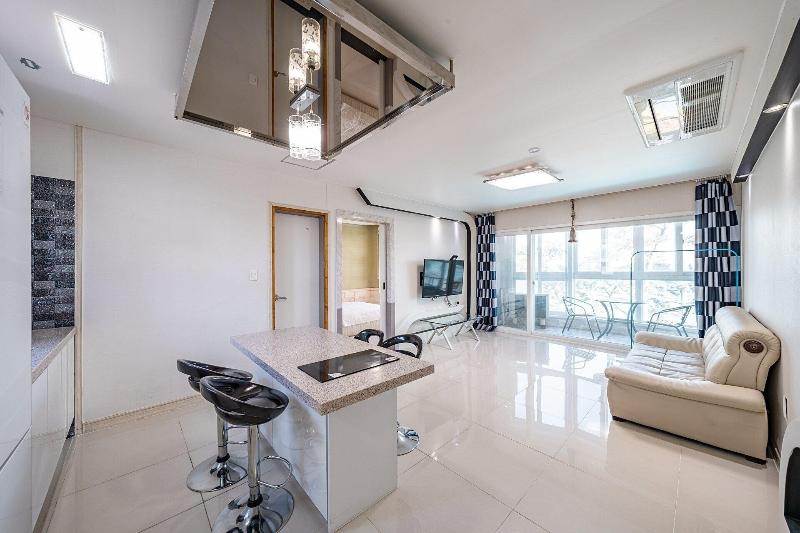 Pohang Pinewave Sea & Spa Pension image