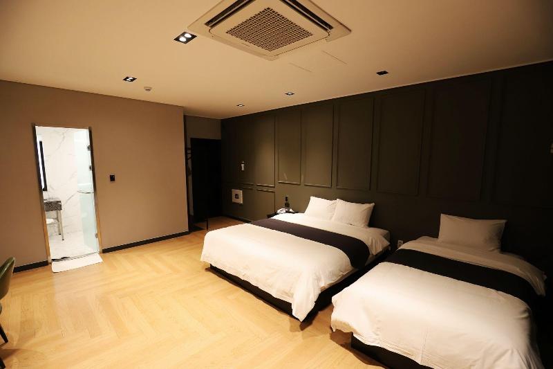 Dongducheon Hotel The Gray image