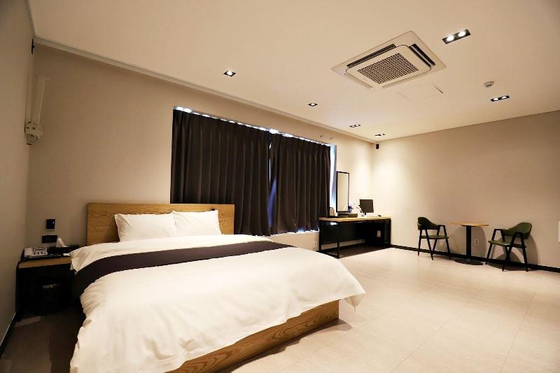 Dongducheon Hotel The Gray image