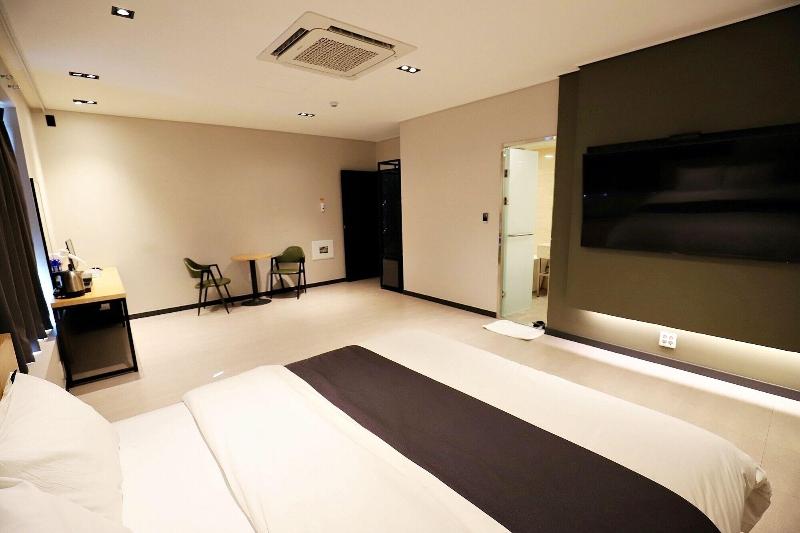 Dongducheon Hotel The Gray image