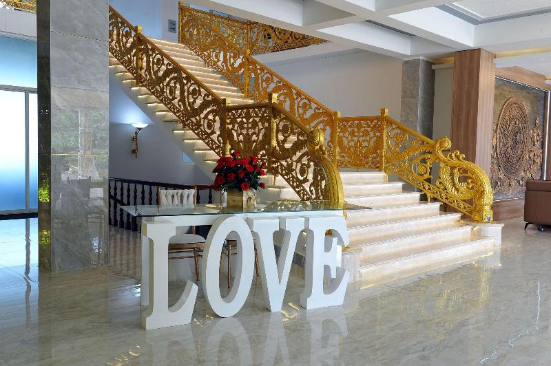 Tam Chau Luxury Hotel image