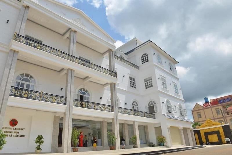 Tam Chau Luxury Hotel image
