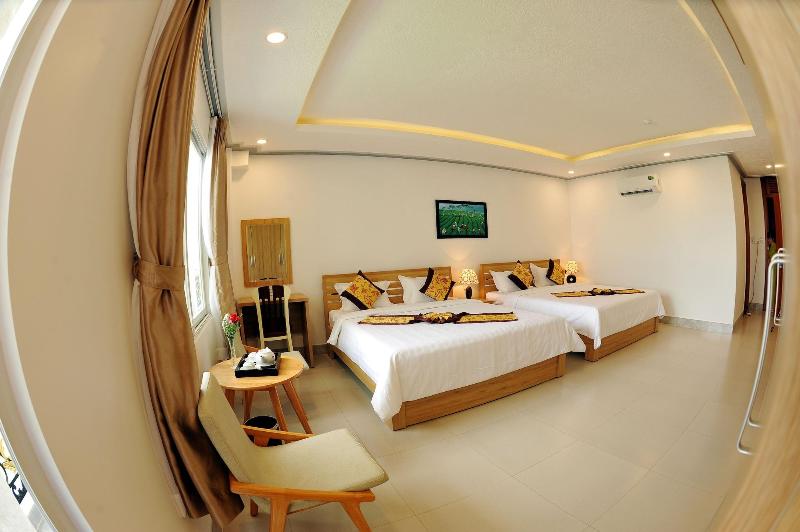 Tam Chau Luxury Hotel image