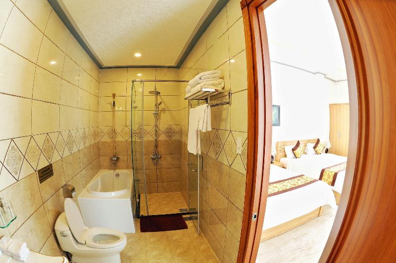 Tam Chau Luxury Hotel image