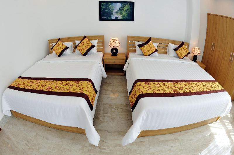 Tam Chau Luxury Hotel image
