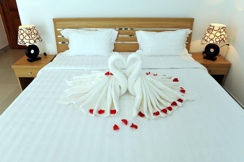 Tam Chau Luxury Hotel image