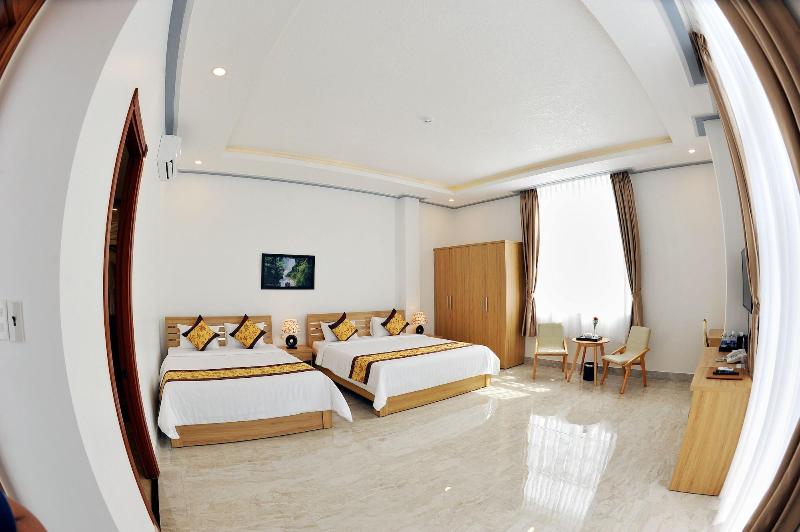Tam Chau Luxury Hotel image