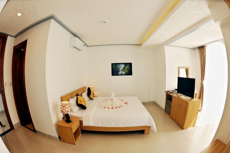 Tam Chau Luxury Hotel image