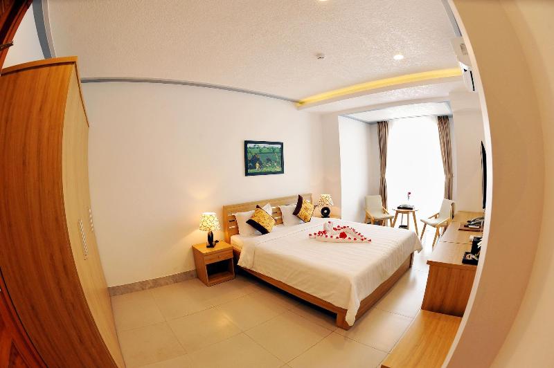 Tam Chau Luxury Hotel image