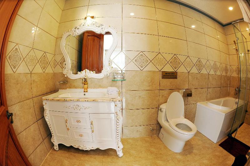 Tam Chau Luxury Hotel image