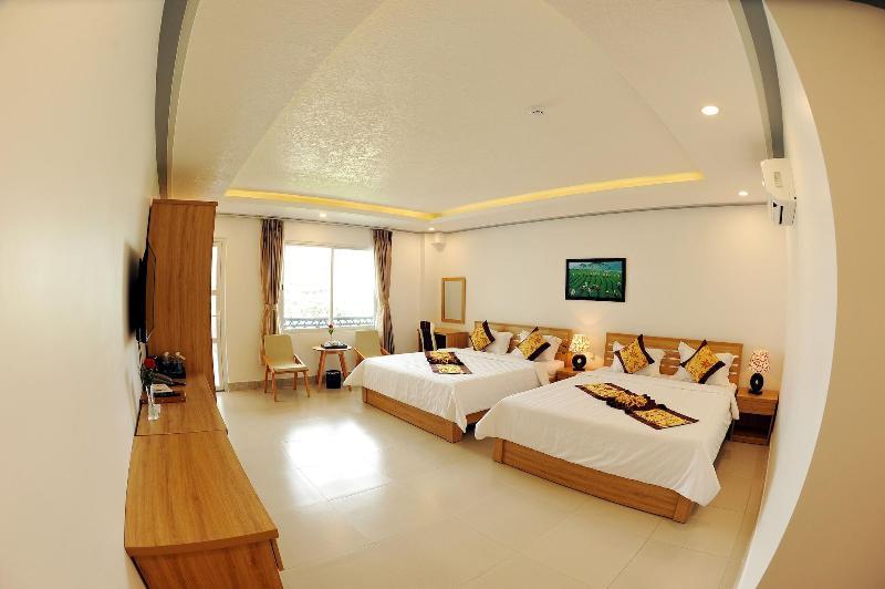 Tam Chau Luxury Hotel image
