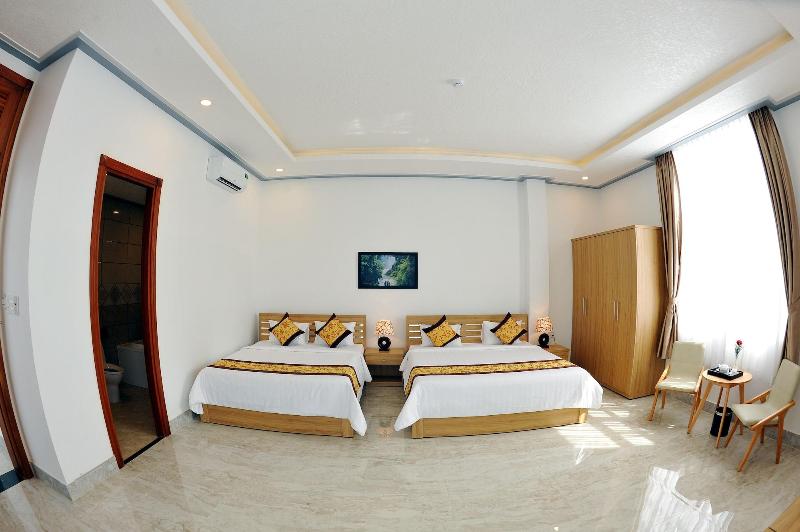 Tam Chau Luxury Hotel image