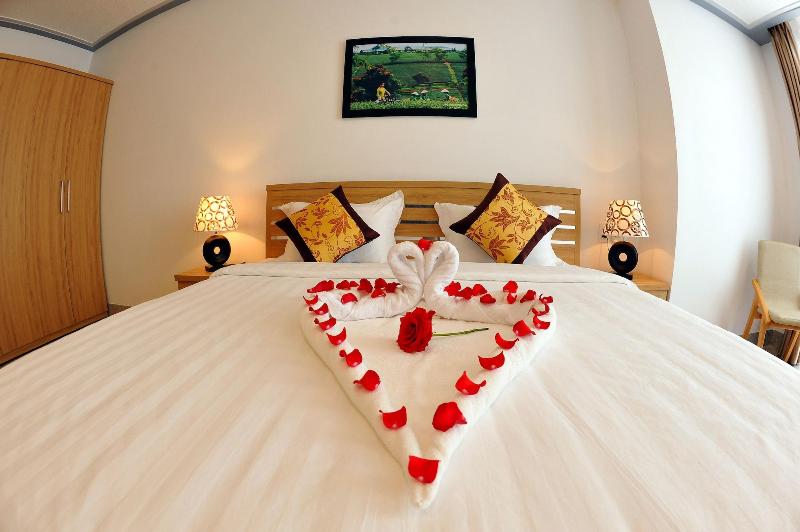 Tam Chau Luxury Hotel image
