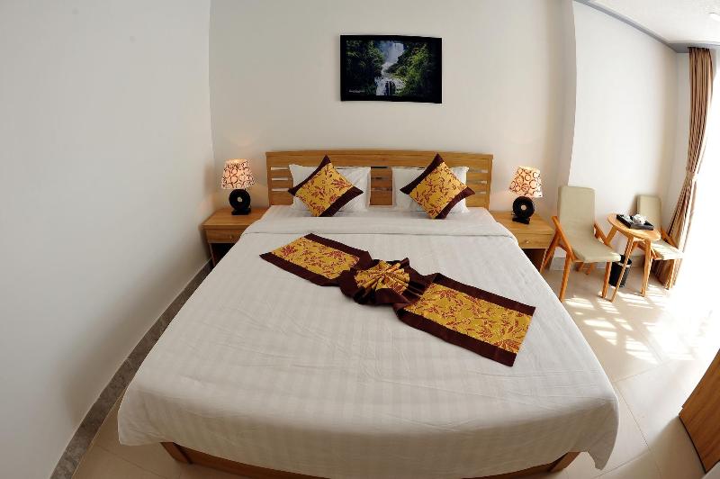 Tam Chau Luxury Hotel image