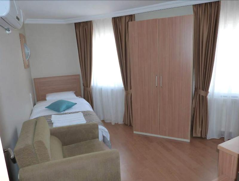 DOUBLE QUEEN SIZE BED