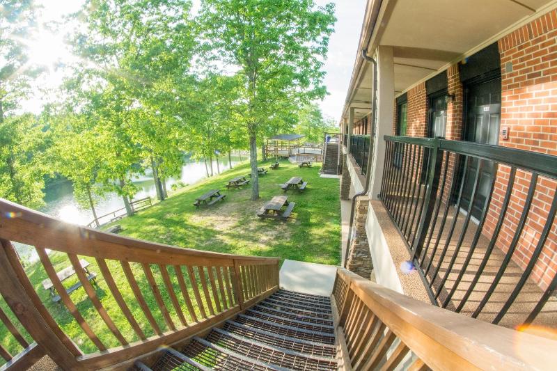Skyline Lodge image