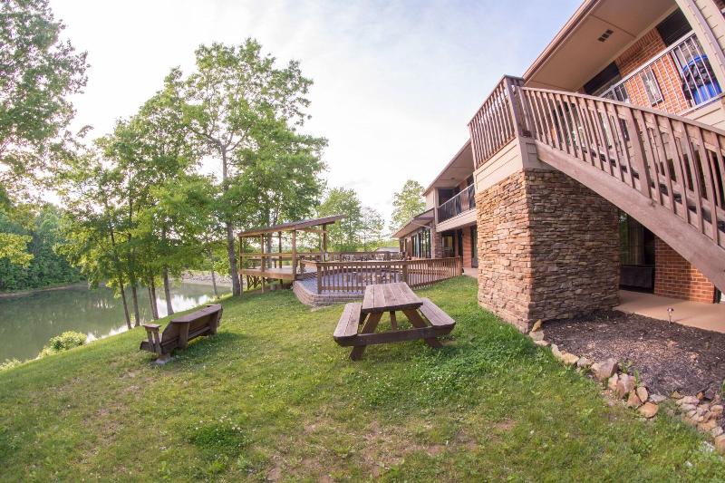 Skyline Lodge image