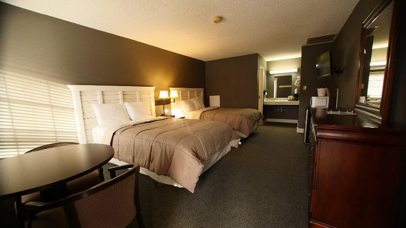 Skyline Lodge image