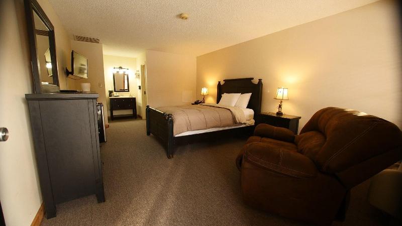 Skyline Lodge image