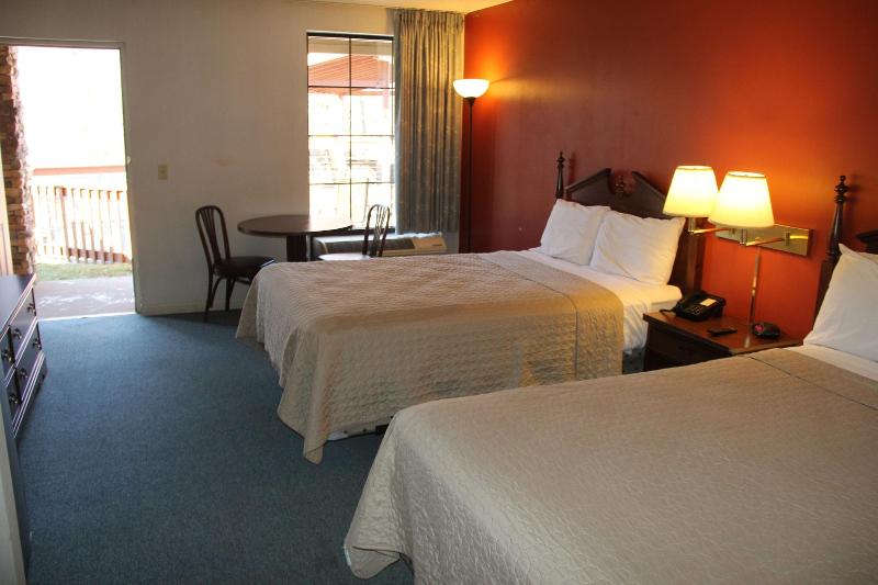 Skyline Lodge image