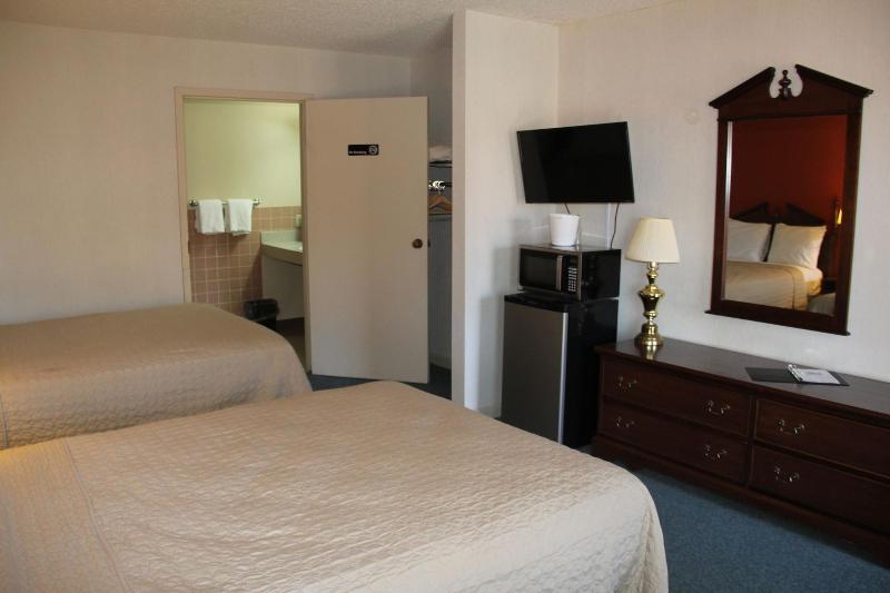 Skyline Lodge image