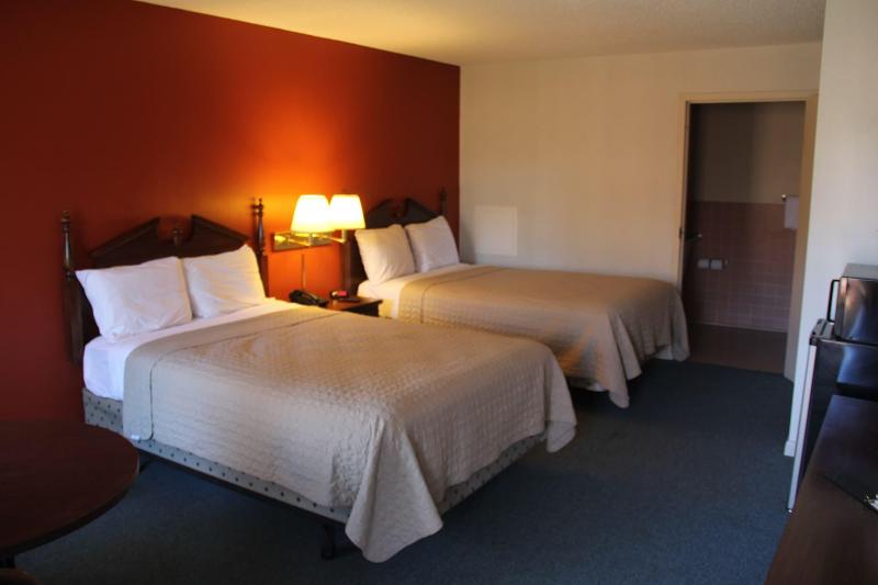 Skyline Lodge image