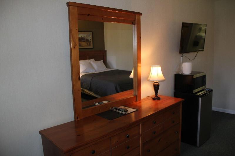 Skyline Lodge image