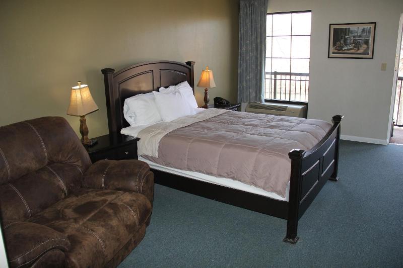 Skyline Lodge image