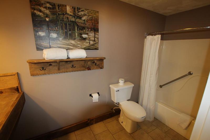 Skyline Lodge image