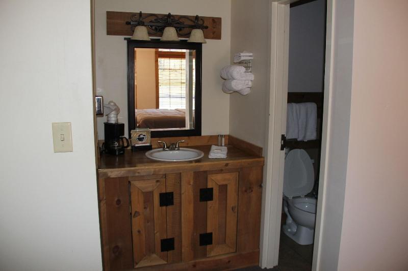 Skyline Lodge image