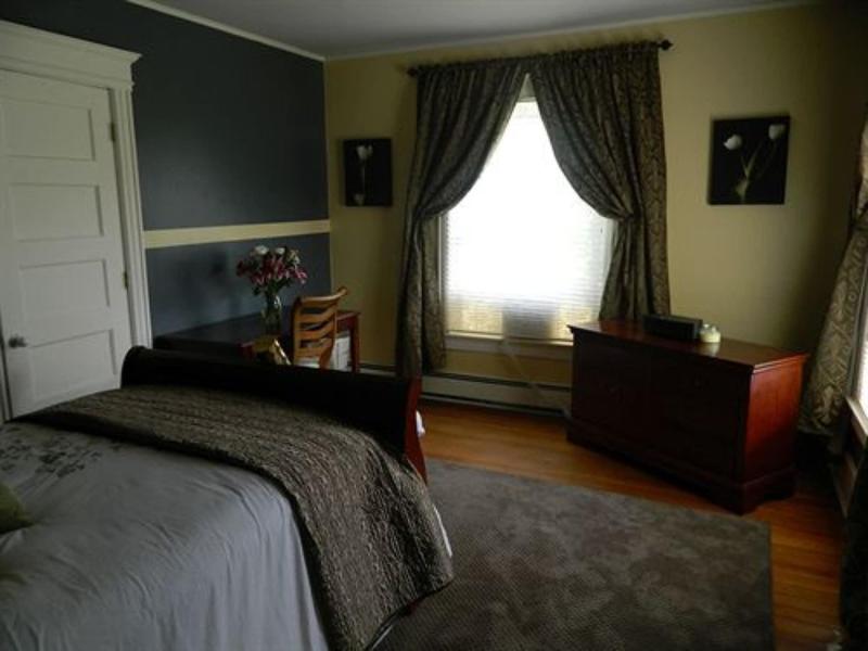 The Queen of the Catskills B&B image
