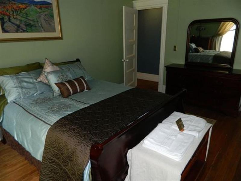 The Queen of the Catskills B&B image 8