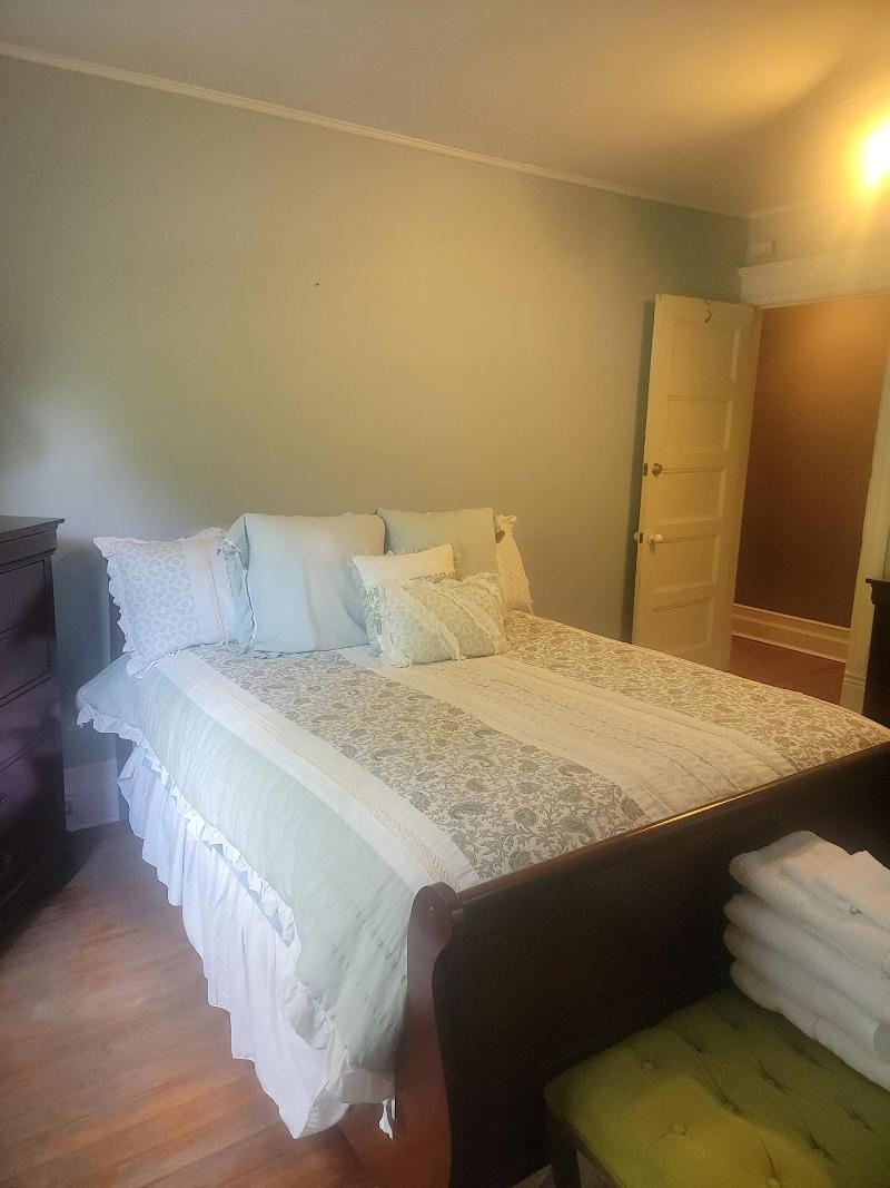 The Queen of the Catskills B&B image