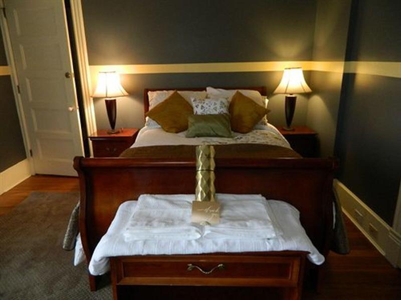The Queen of the Catskills B&B image