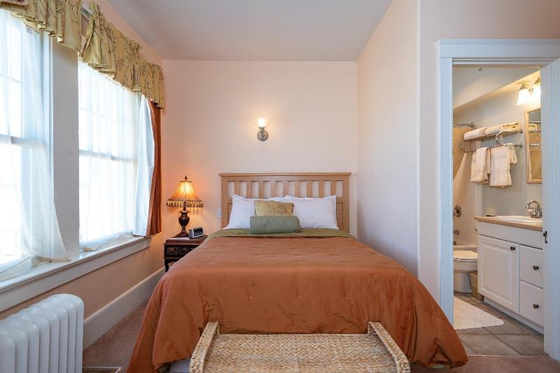 Historic Hotel Condon image