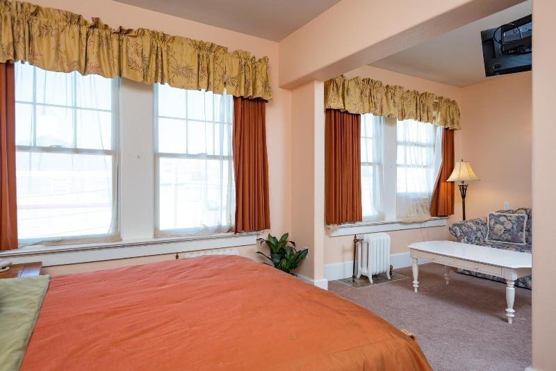 Historic Hotel Condon image