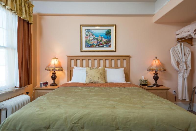 Historic Hotel Condon image 10